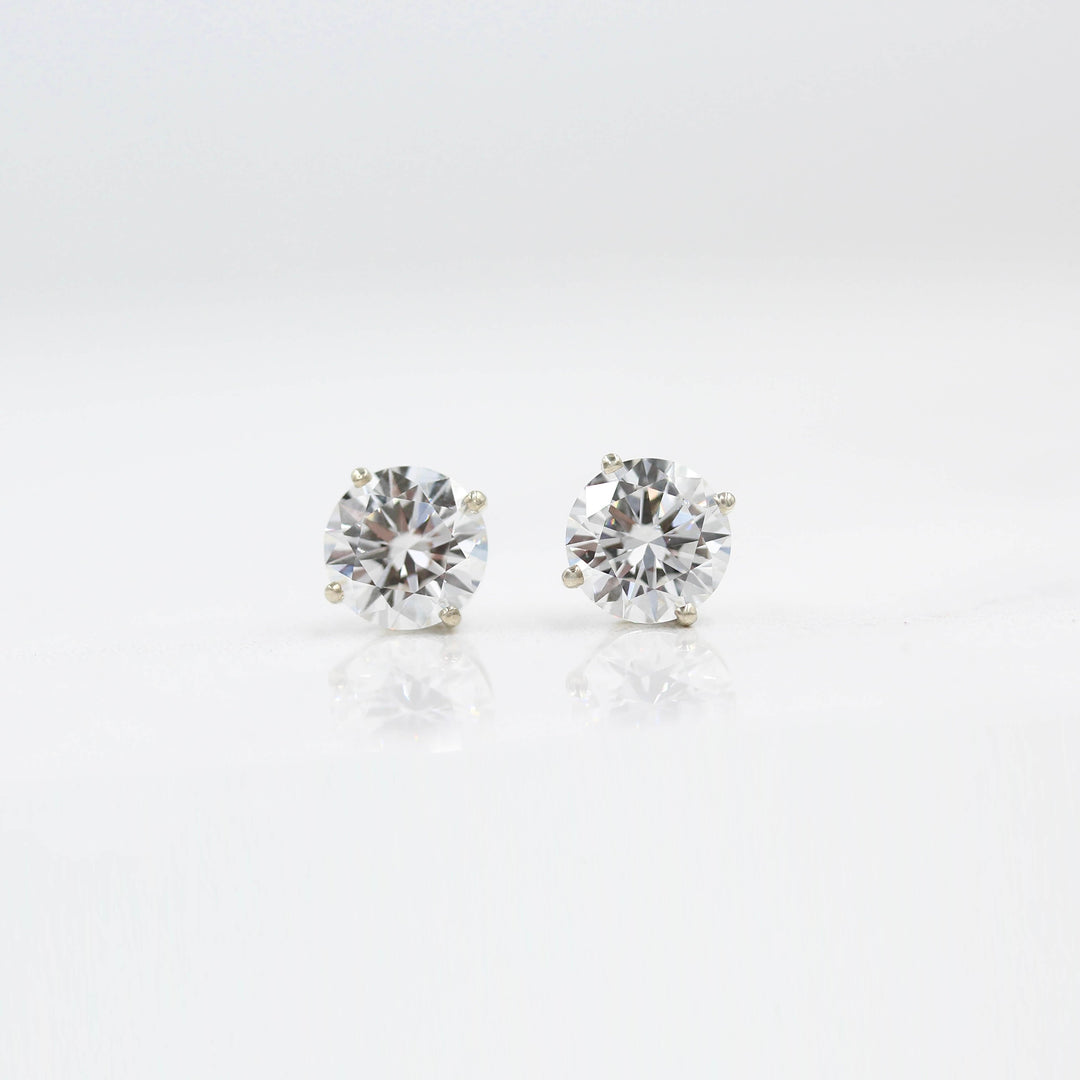 Earrings The Classic Stud Earrings in White Gold with Lab-Grown Diamond