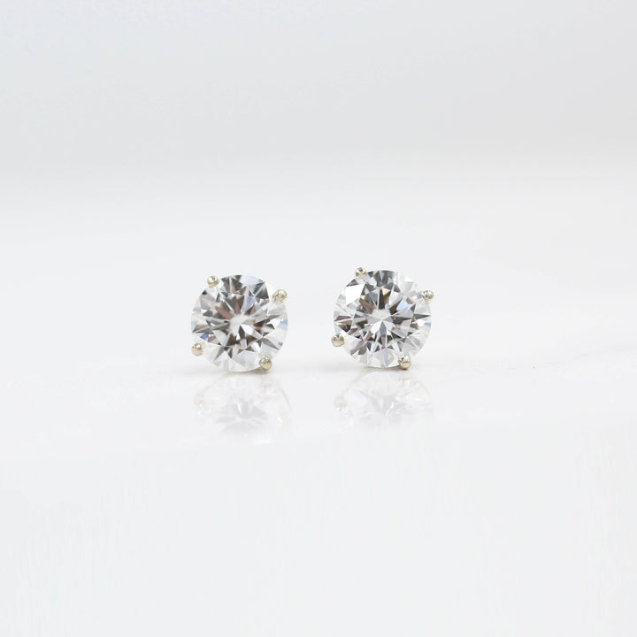 Earrings The Classic Stud Earrings in White Gold with Lab-Grown Diamond