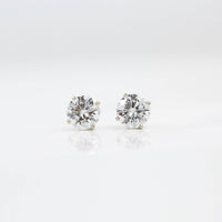 Earrings The Classic Stud Earrings in White Gold with Lab-Grown Diamond