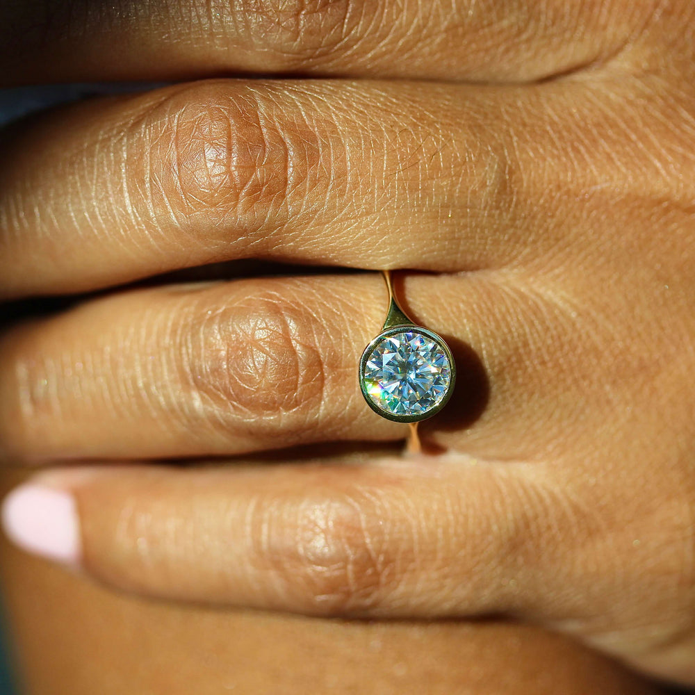 Ready-to-ship Ring 14k Yellow Gold The Stevie Ring (Round) in Yellow Gold with 2ct Moissanite