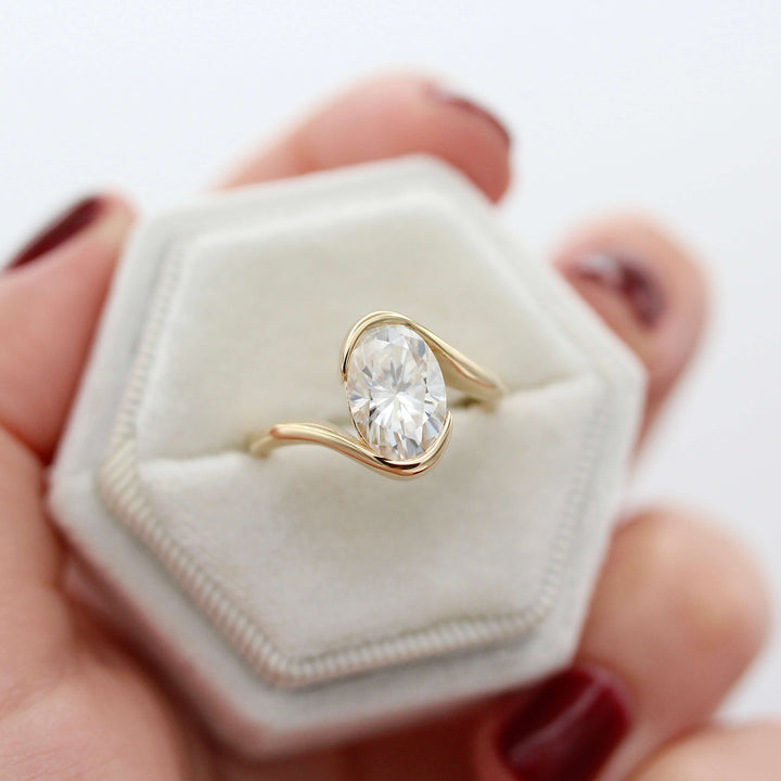 Engagement Ring The Sienna Ring (Oval)