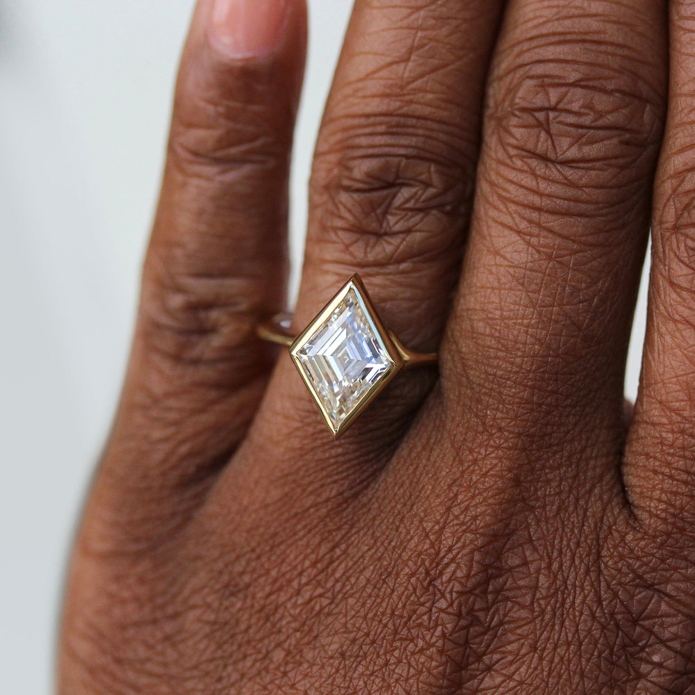 Engagement Ring The Stevie Ring (Lozenge)