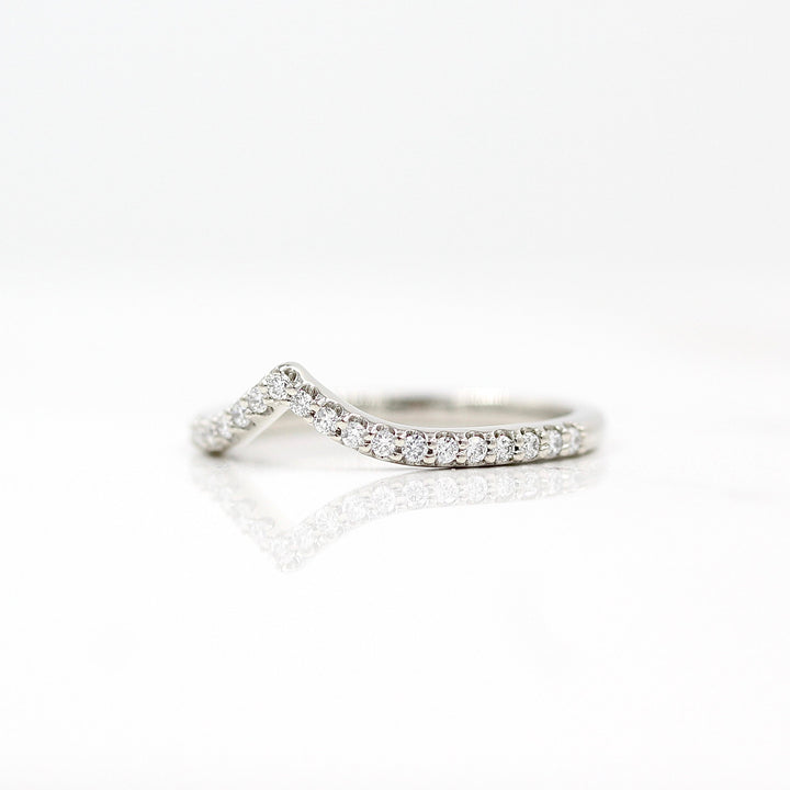 Wedding Band The Diamond V-Band