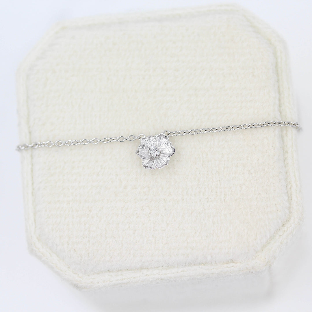 Necklace 14k White Gold The Poppy Necklace in White Gold