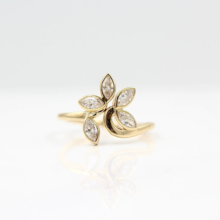 The Violet Ring in Yellow Gold