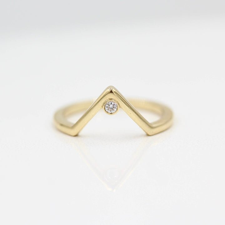 Wedding Band The Single Diamond V-Band