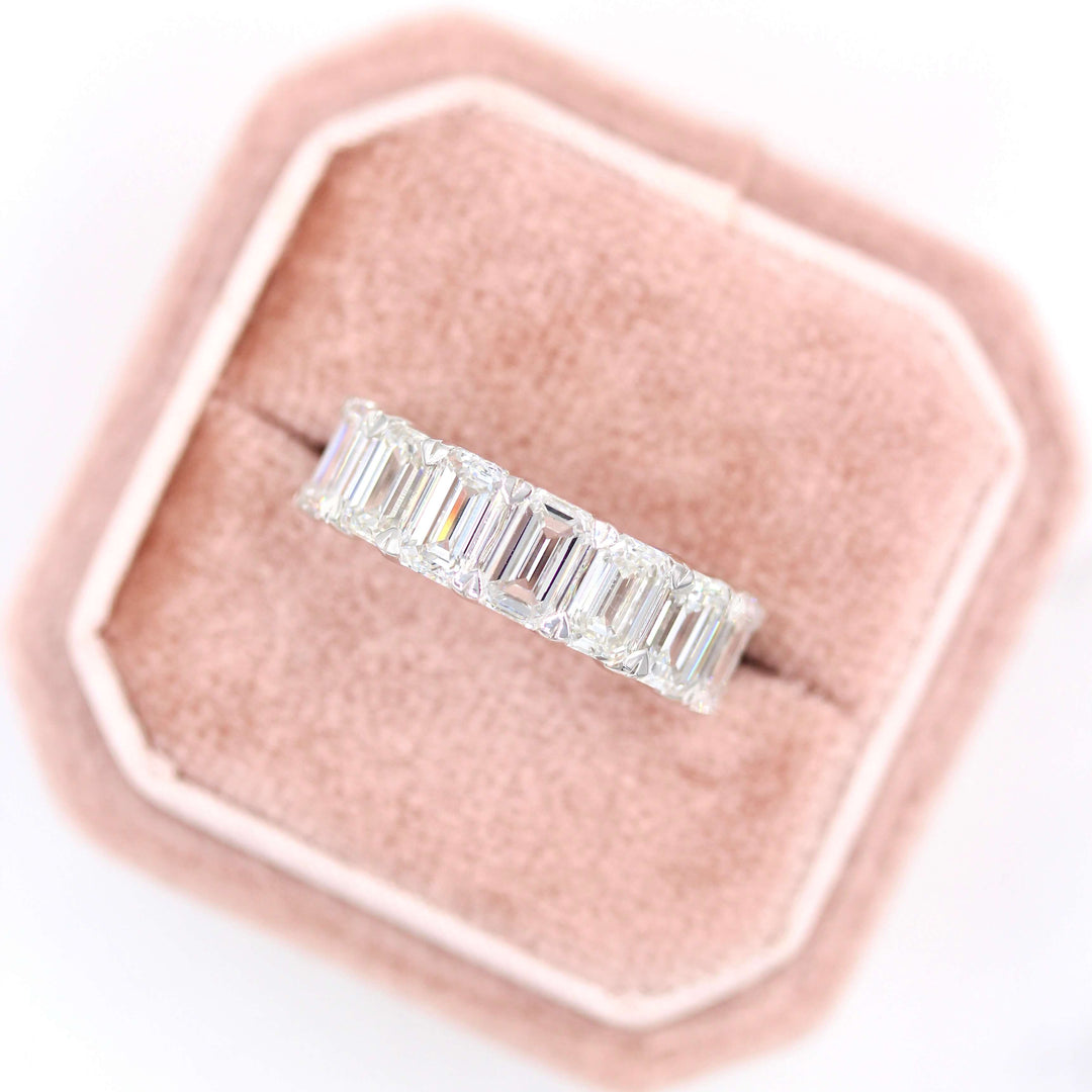 The Rebecca wedding band in white gold in a pink velvet ring box