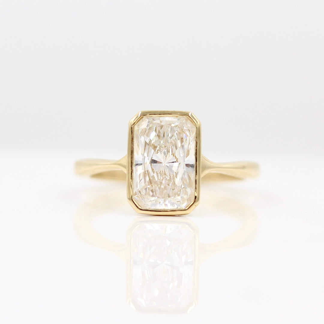 The Stevie Ring (Radiant) in Yellow Gold with 2.36ct Lab-Grown Diamond