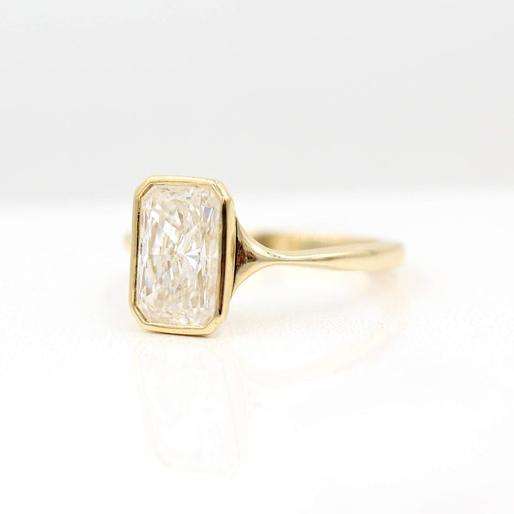 The Stevie Ring (Radiant) in Yellow Gold with 2.36ct Lab-Grown Diamond