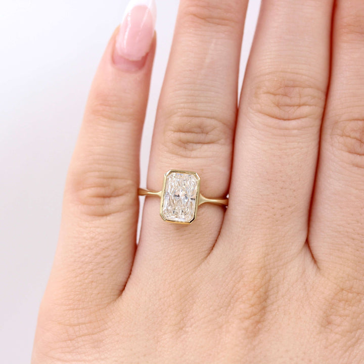 The Stevie Ring (Radiant) in Yellow Gold with 2.36ct Lab-Grown Diamond