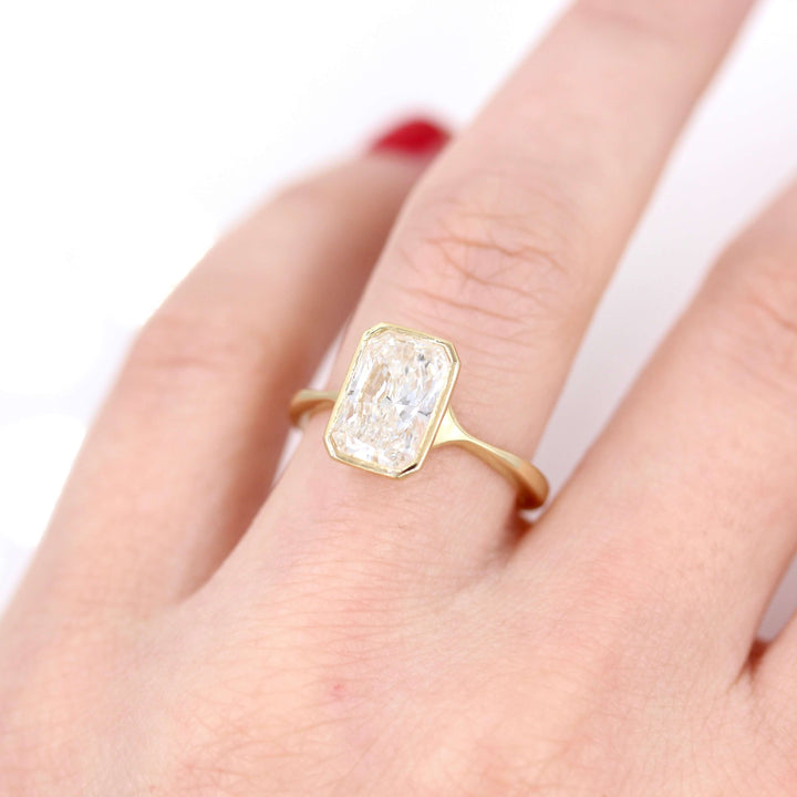 The Stevie Ring (Radiant) in Yellow Gold with 2.36ct Lab-Grown Diamond