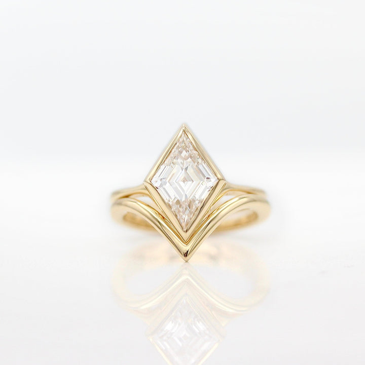 Engagement Ring The Stevie Ring (Lozenge)