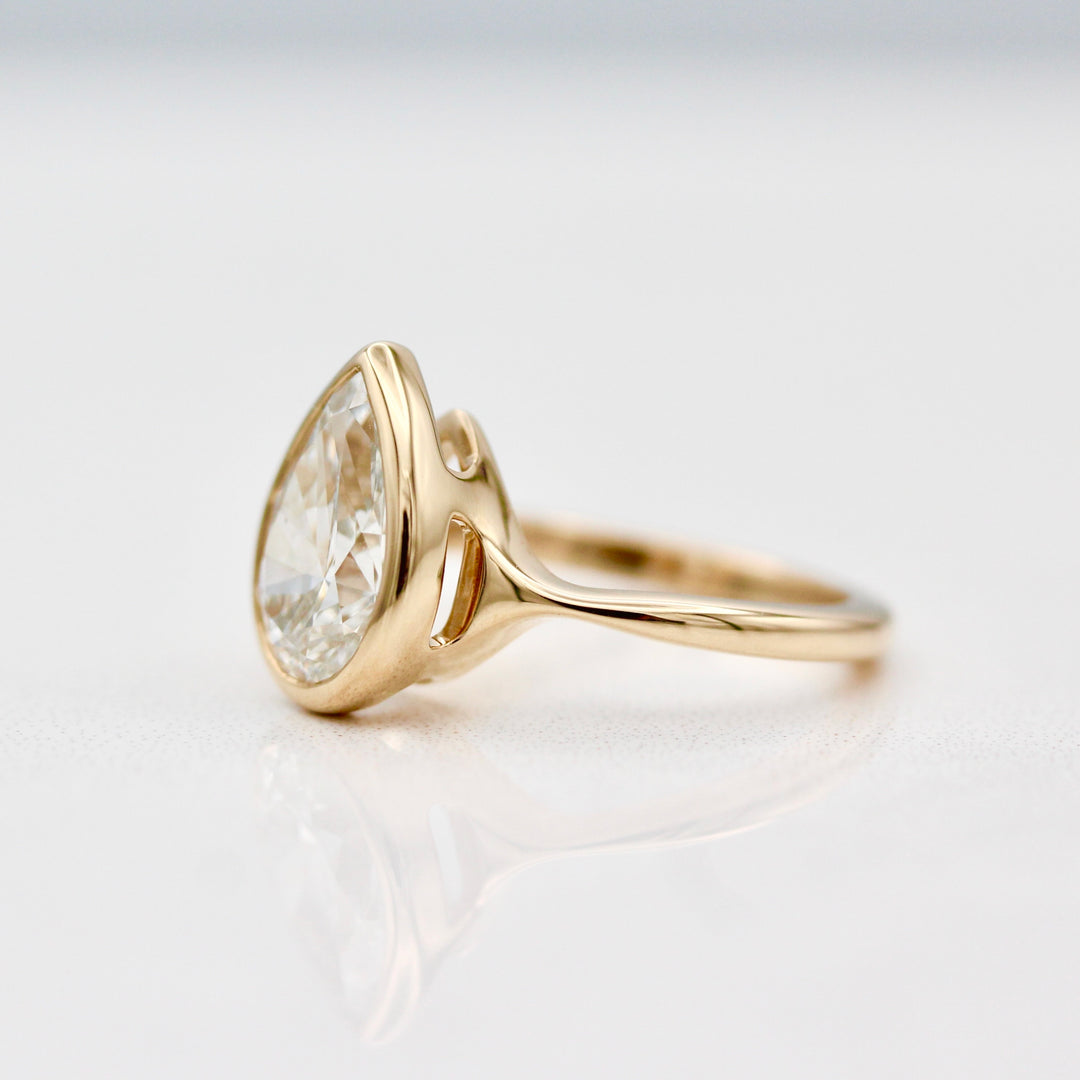 The Stevie Ring (Pear) in Yellow Gold with 2.26ct Lab-Grown Diamond