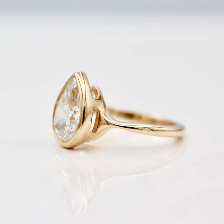 The Stevie Ring (Pear) in Yellow Gold with 2.26ct Lab-Grown Diamond
