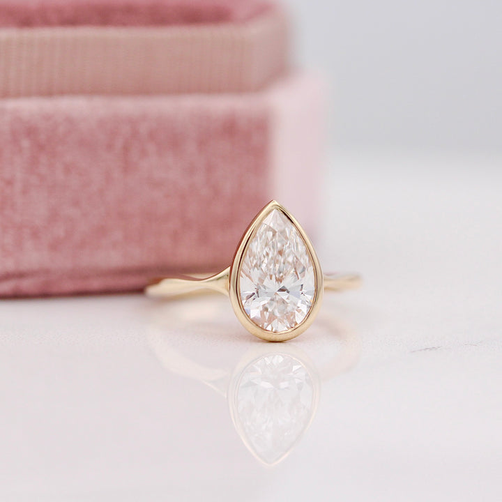 The Stevie Ring (Pear) in Yellow Gold with 2.04ct Lab-Grown Diamond