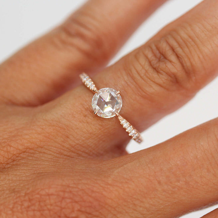 THE AURORA RING (ROUND) - MOISSANITE