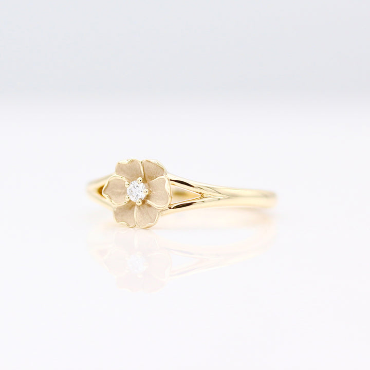 The Poppy Pinky Ring in Yellow Gold with Lab Diamond center.