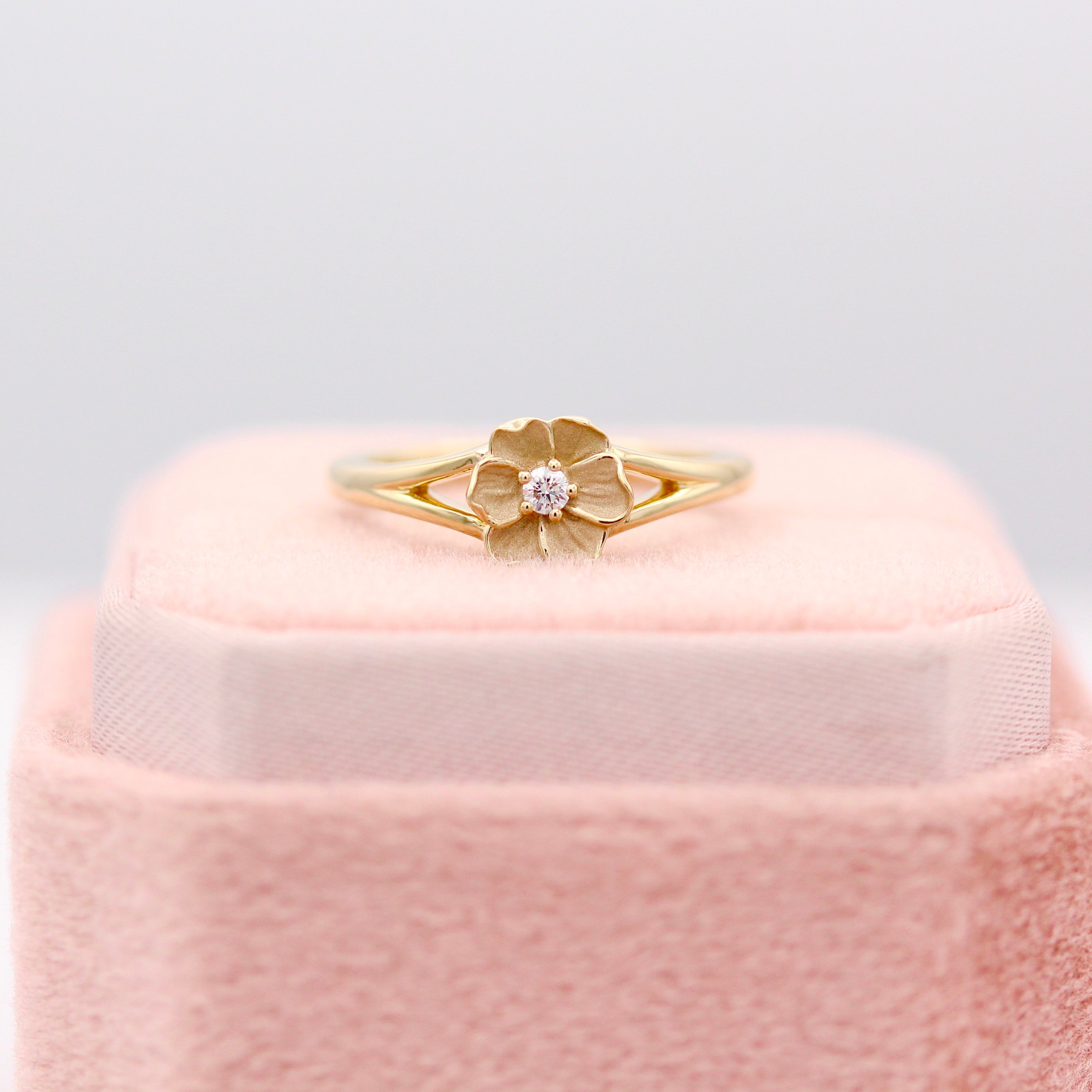 The Poppy Pinky Ring in Yellow Gold | Taylor Custom Rings