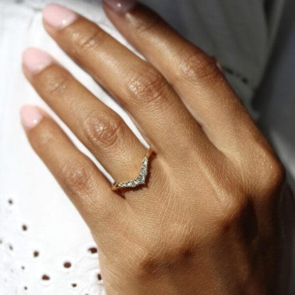 hand modeling Tiara contour wedding