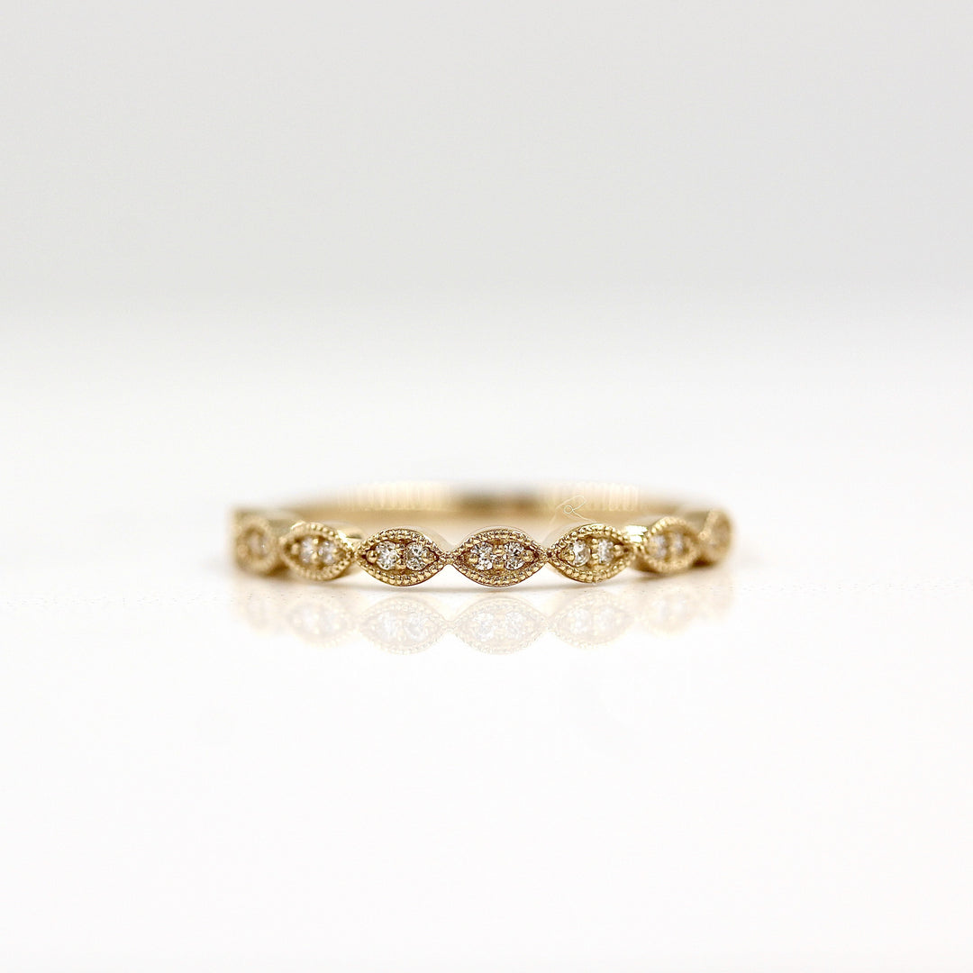 Antique-inspired lab-grown diamond wedding band in yellow gold