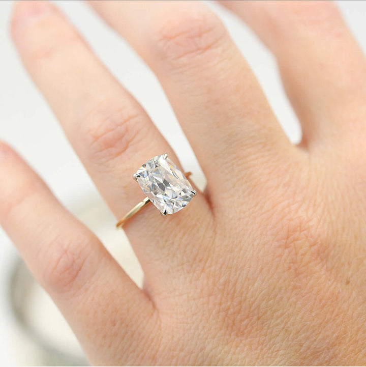 THE ERI RING - MOISSANITE