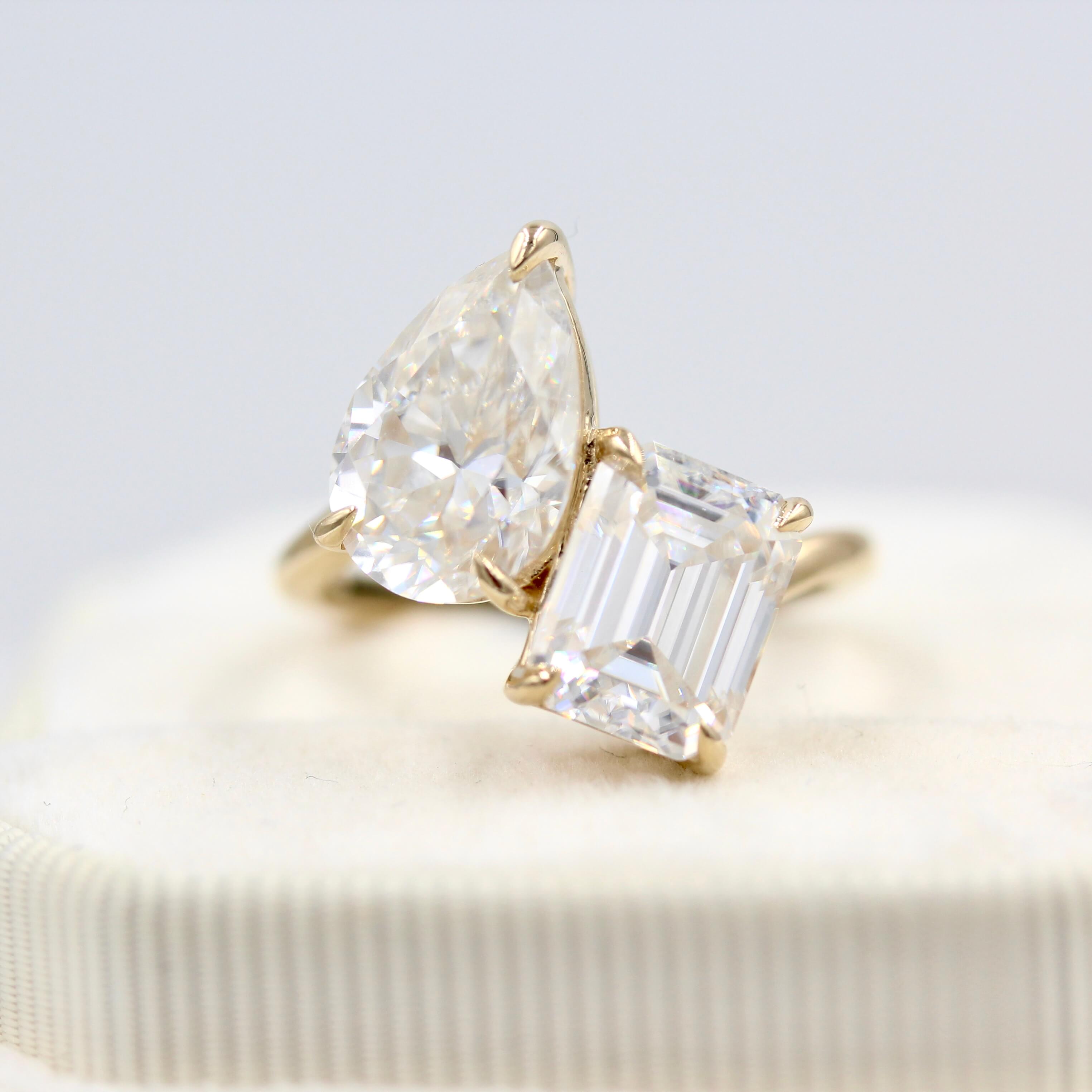 La Grande Toi Et Moi Ring in Yellow Gold with 6ct Moissanite La Grande Toi Et Moi Ring in Yellow Gold with 6ct Moissanite